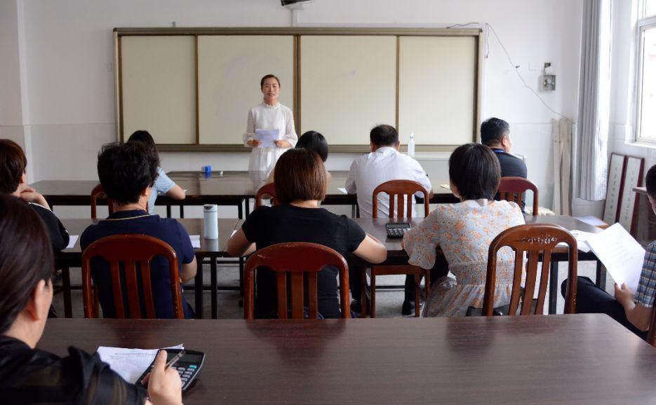 独家揭秘应届博士求职遭面试官狂轰滥炸，一场关乎未来的较量持续三小时！