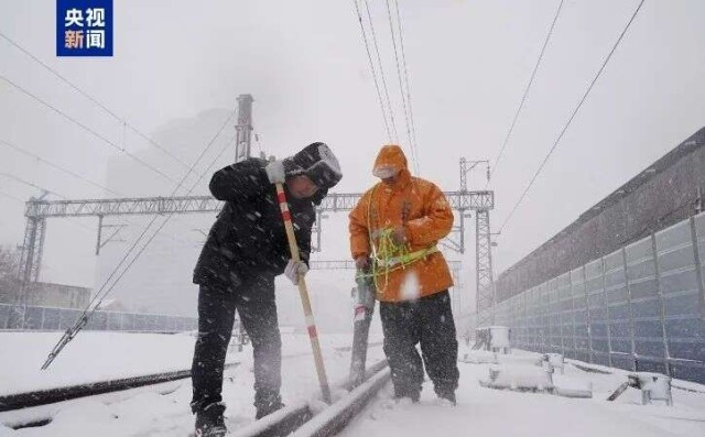 惊！山东多地突降暴雪，13厘米积雪背后竟暗藏这些危机？